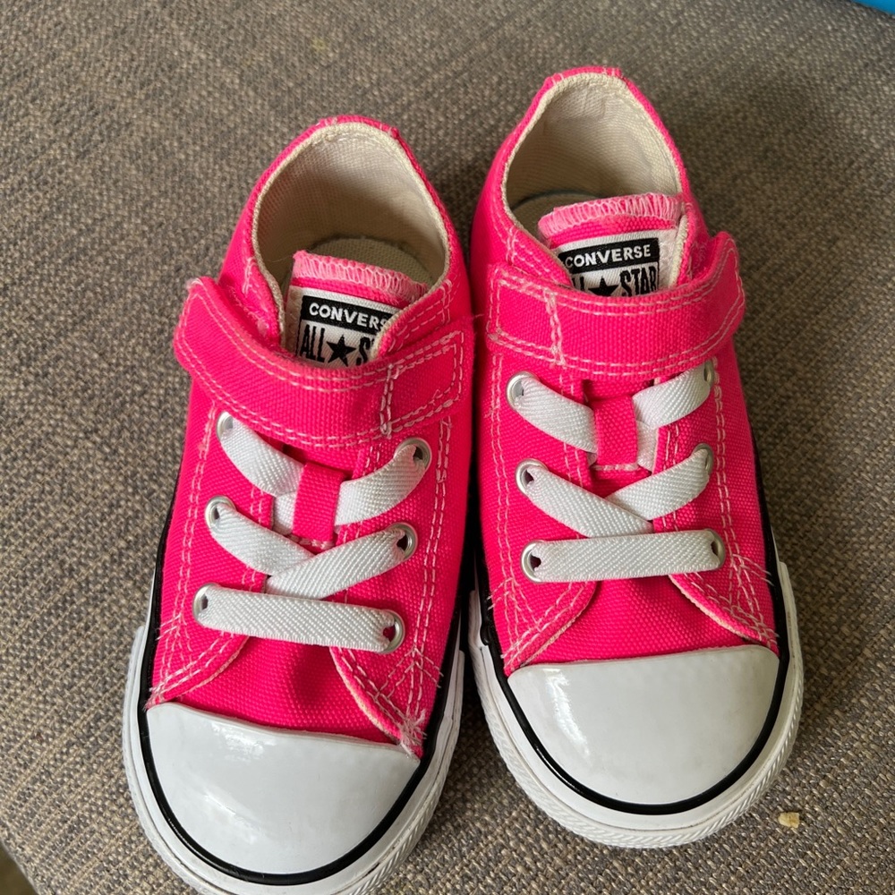 Bright Pink Toddler Size 7 Converse All Stars